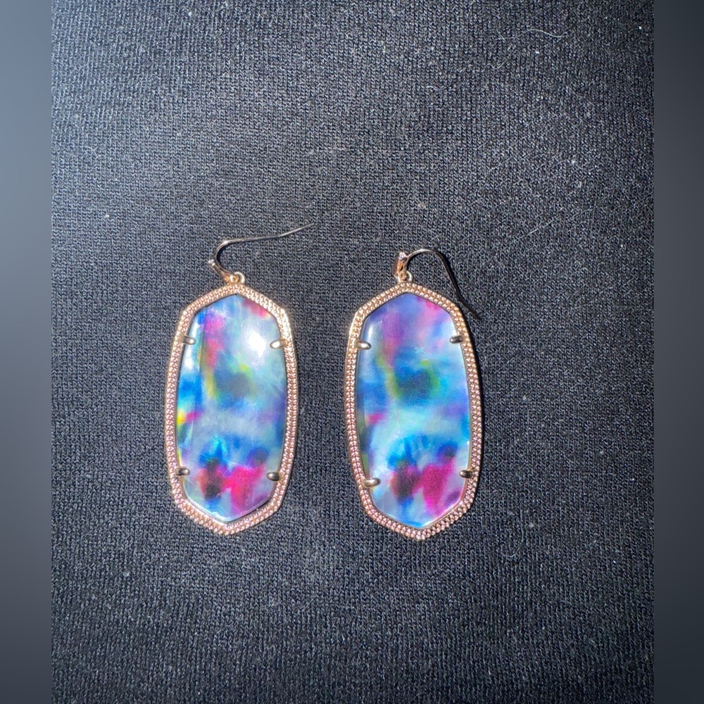 Kendra Scott Blue and Purple Earrings with Color-Shifting Effect